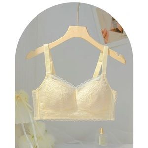 2 Pcs Sexy Lace Embroidered Bras Unlined Underwire ultrathin breathable 40/90 CD